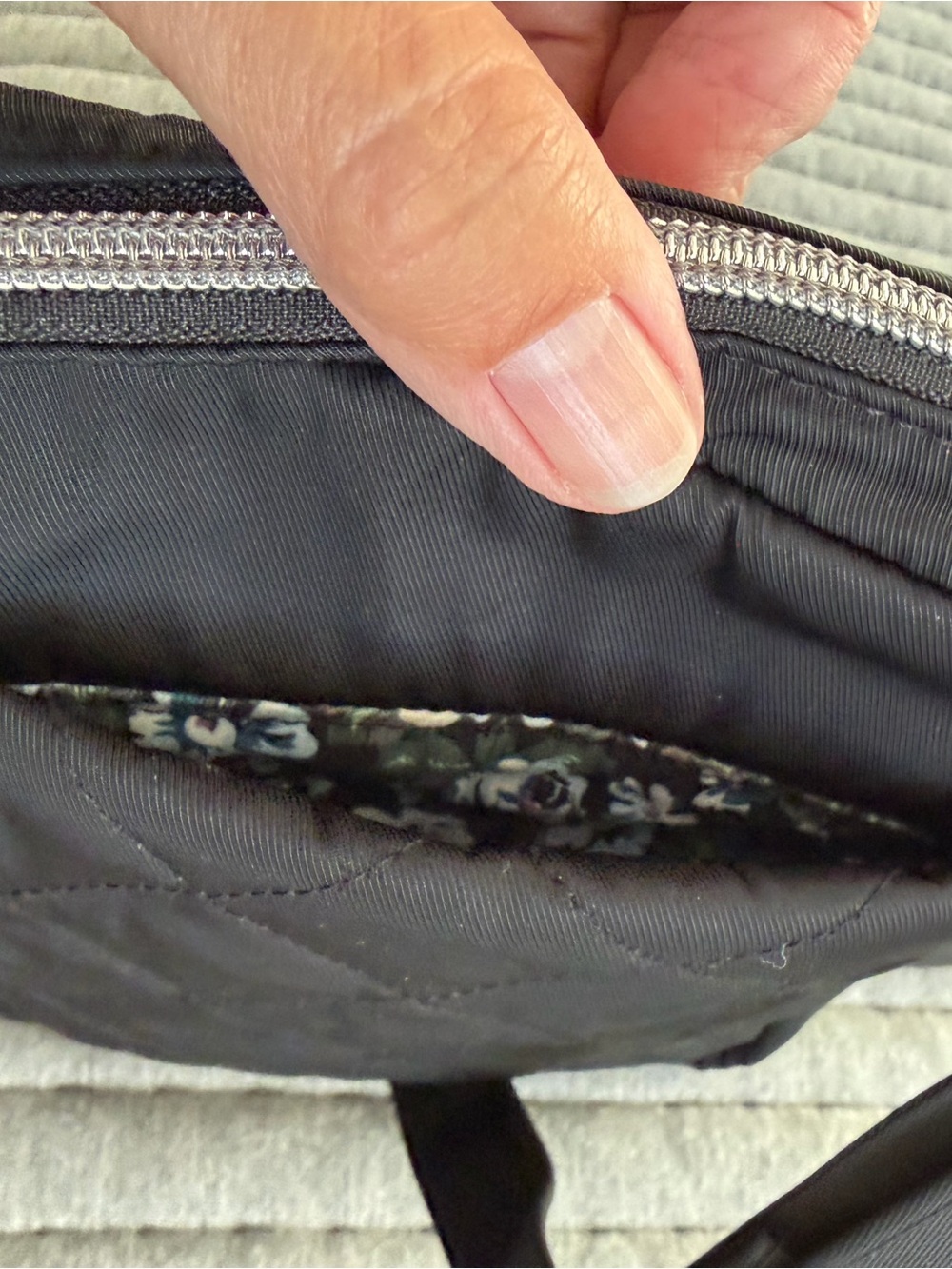 Vera Bradley Small Black Quilted Crossbody - Picture 8 of 9